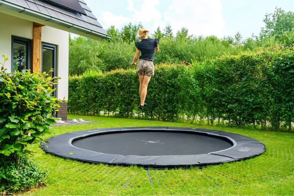 EXIT Dynamic įleidžiamas batutas ø366 cm su Freezone saugos plytelėmis - juodas