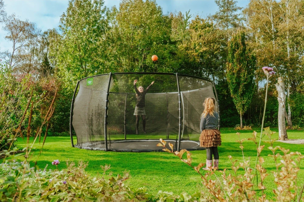 EXIT Dynamic įleidžiamas į žemę batutas ø427 cm su apsauginiu tinklu, juodas