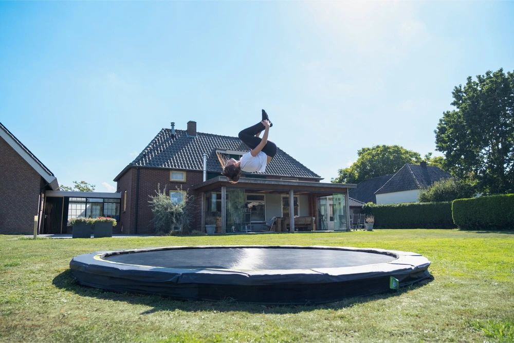 EXIT Silhouette įleidžiamas sportinis batutas ø427 cm, juodas