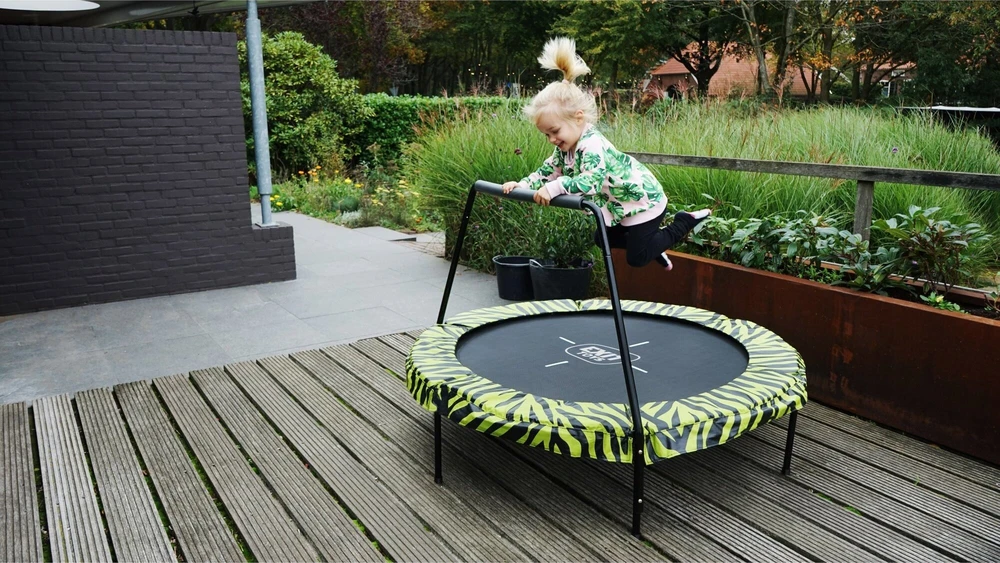 EXIT Tiggy Junior trampoline with bar ø140cm - juodas/žalias