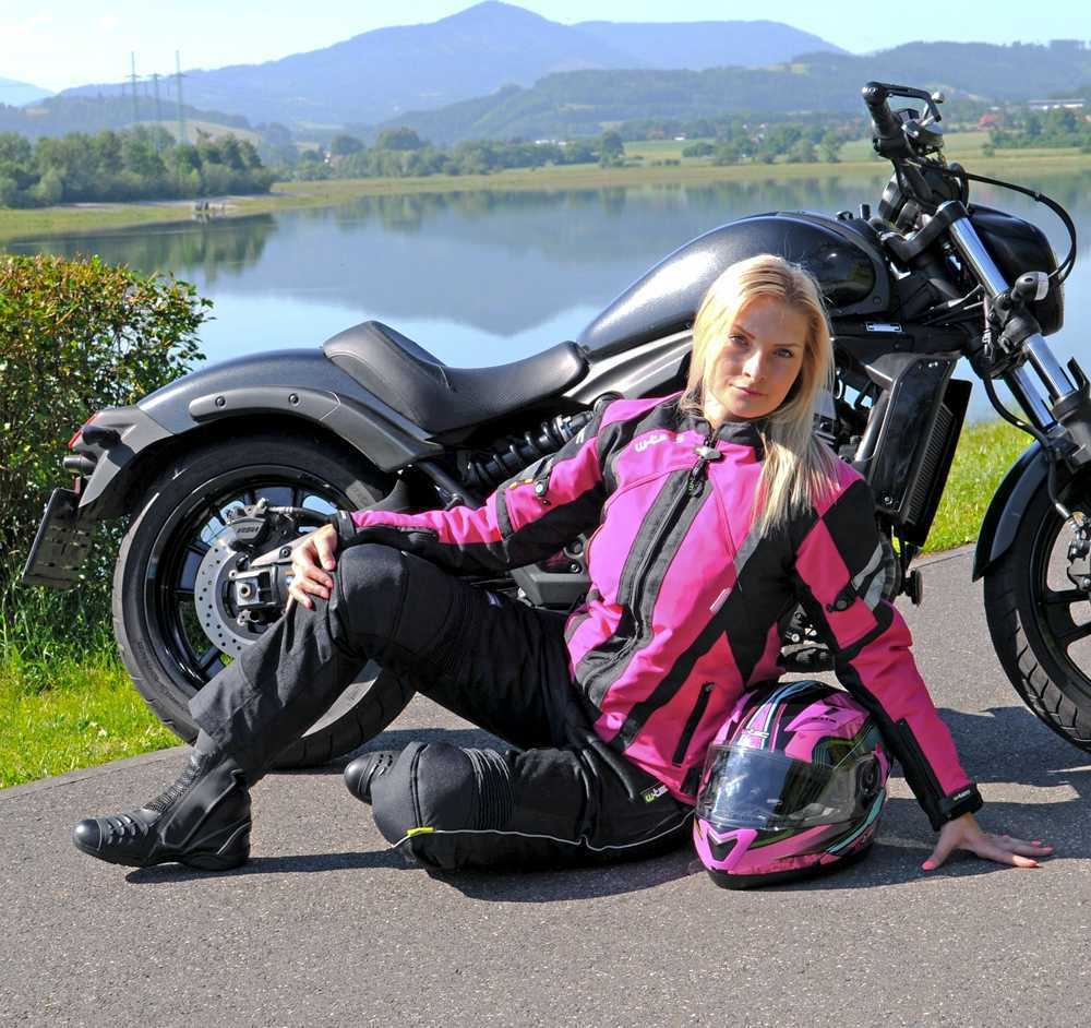 Apverčiamas motociklininko šalmas W-TEC Pezzon Magenta