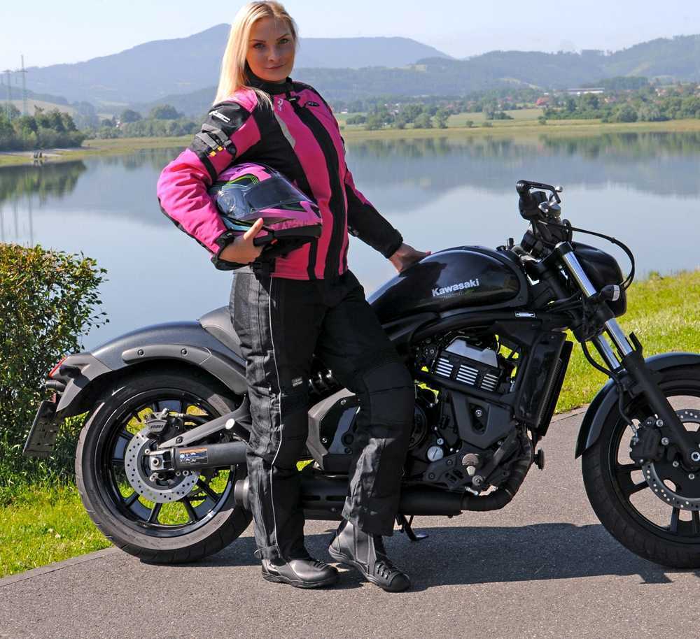 Apverčiamas motociklininko šalmas W-TEC Pezzon Magenta