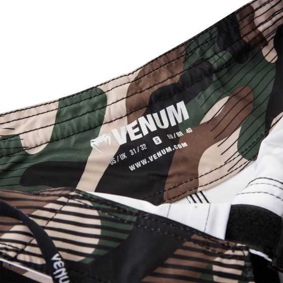 MMA šortai Venum Camo Hero, žali/rudi