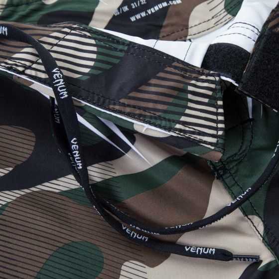 MMA šortai Venum Camo Hero, žali/rudi