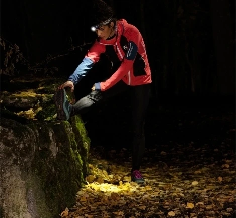 LED žibintuvėlis-galvos žibintas Fenix HM50R V2.0