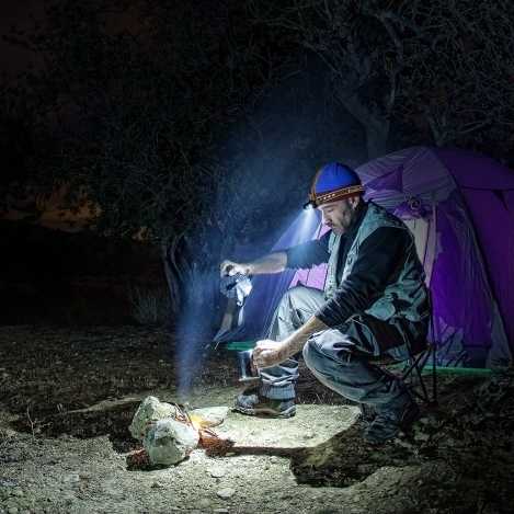 LED žibintuvėlis-galvos lempa Fenix ​​HM60R
