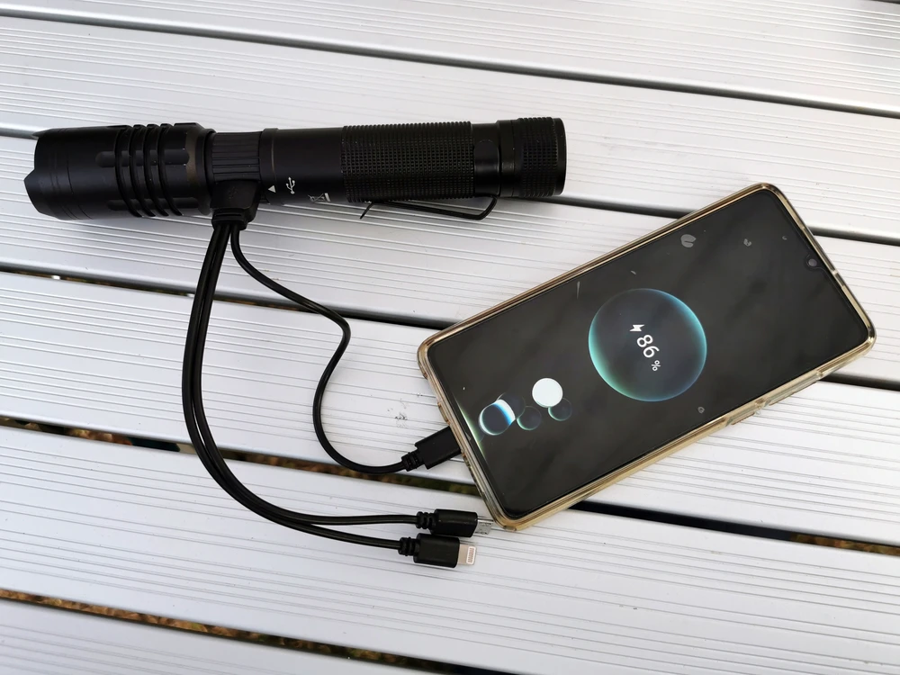LED žibintuvėlis su išorinės baterijos funkcija Origin Outdoors