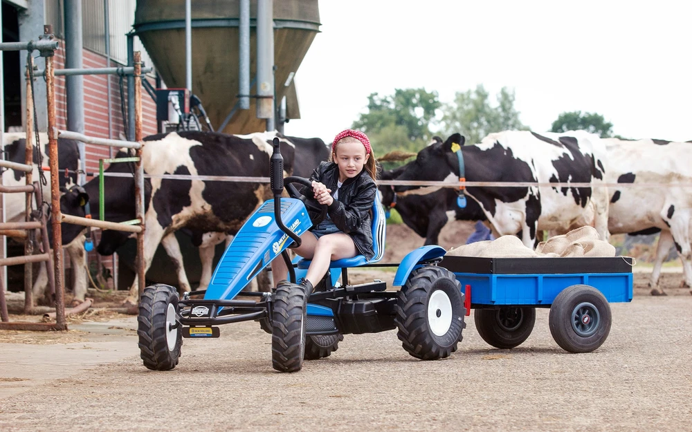 Mašina su pedalais BERG New Holland XXL-BFR