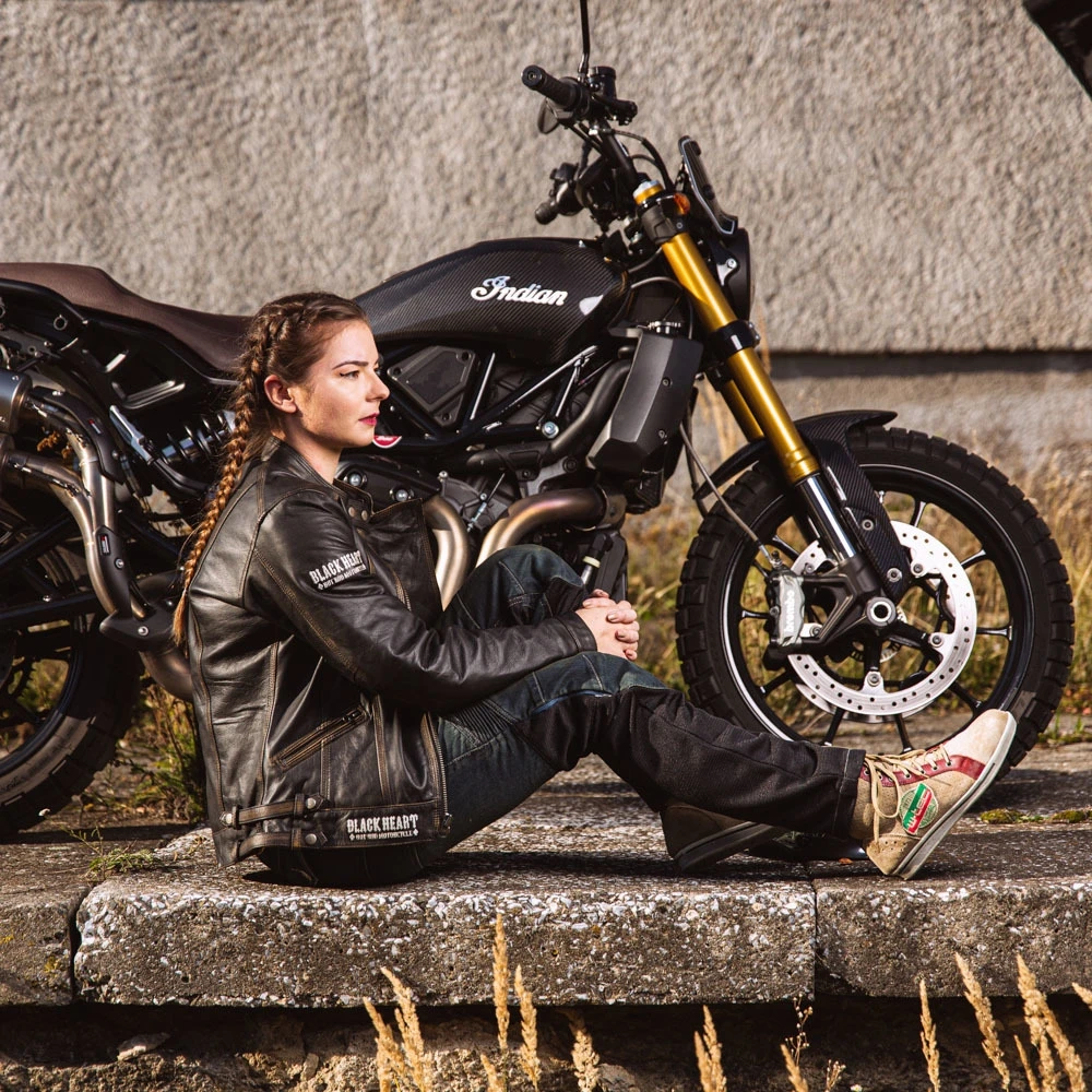 Moteriška odinė motociklininko striukė W-TEC Juodas Heart Lizza