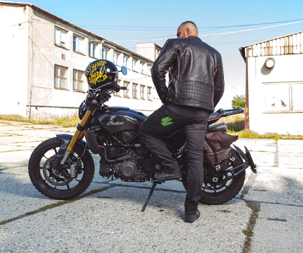 Motociklininko šalmas W-TEC Café Racer
