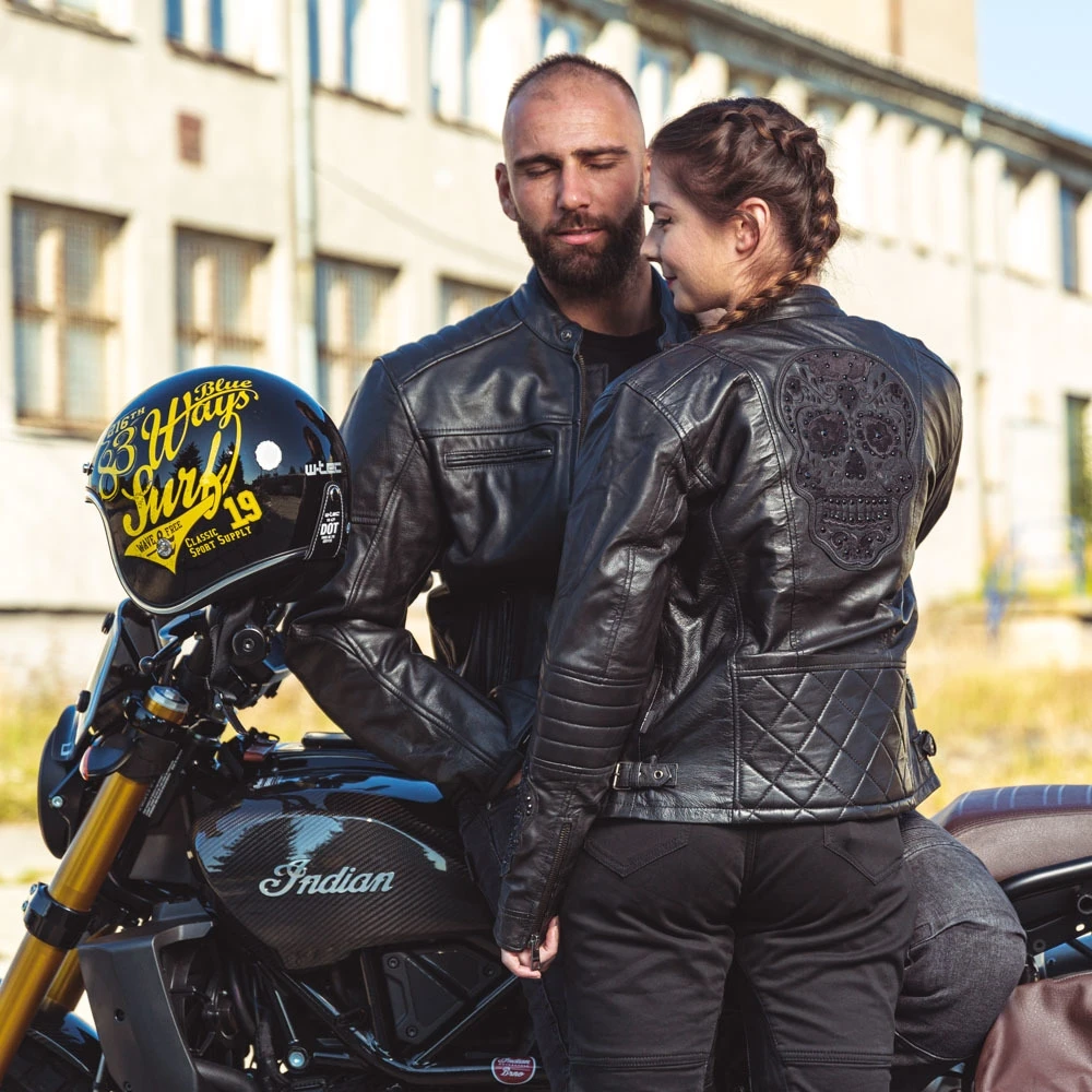 Motociklininko šalmas W-TEC Café Racer
