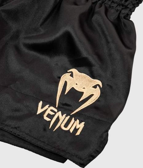 Muay Thai šortai Venum Classic – juoda/auksinė