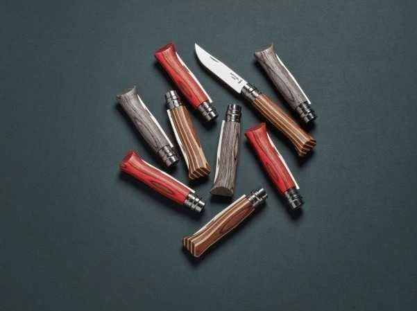 Peilis Opinel Nr.8 Laminuotas Raudona nerūdijančio plieno ašmenimis ir raudona beržo rankena