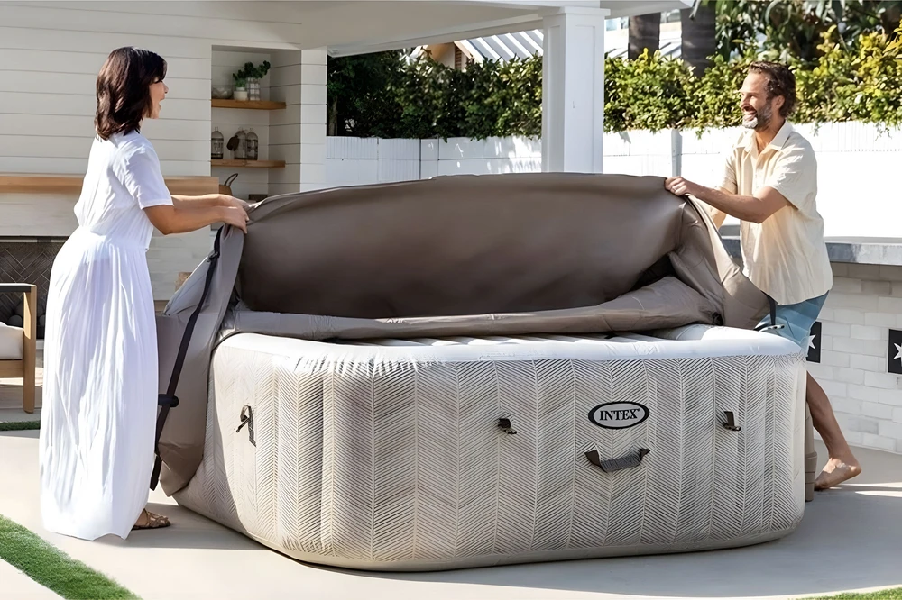 Pripučiamas kvadratinis SPA baseinas su hidromasažu 4 asm. 175x71 cm INTEX 28446