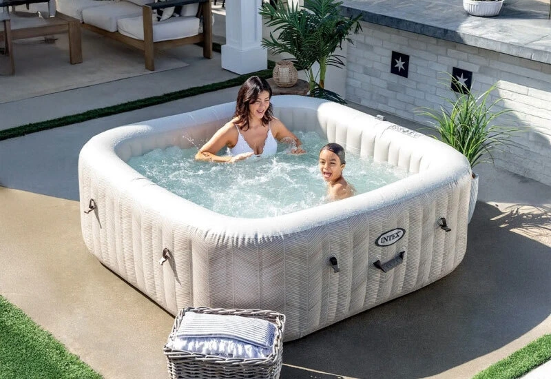 Pripučiamas kvadratinis SPA baseinas su hidromasažu 4 asm. 175x71 cm INTEX 28446