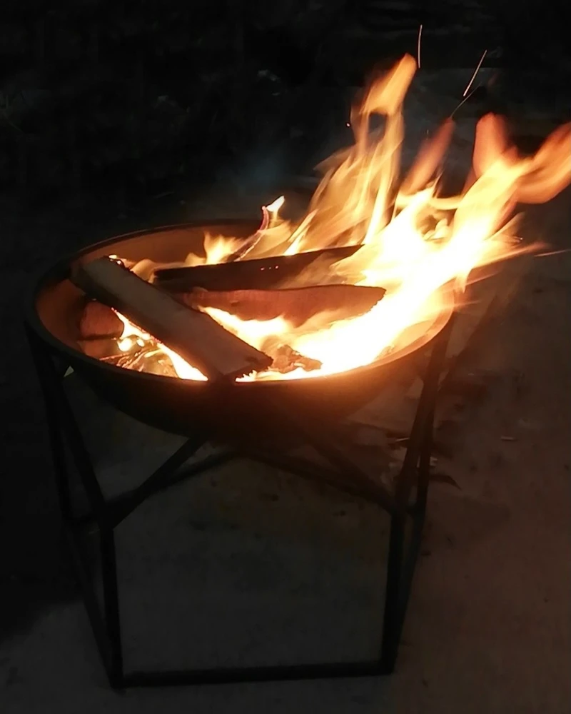 Saska Garden Sodo židinys