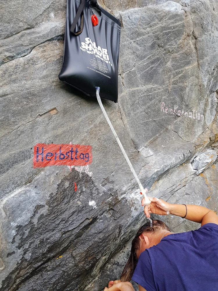 Origin Outdoors susukamas saulės dušas, 10 l