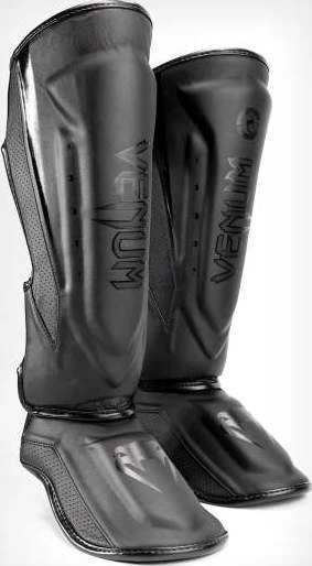 Venum Elite Evo blauzdų apsaugos, juodos/juodos