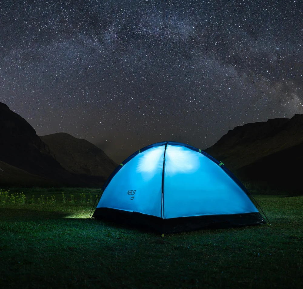 Šviesiai pilkai mėlyna stovyklavimo palapinė NC6033 Nightfall NILS CAMP