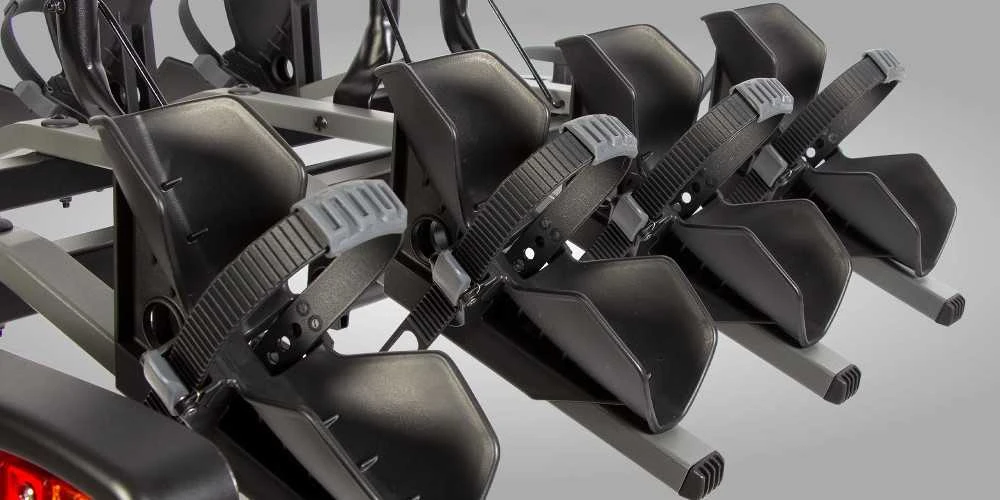 Keturių dviračių laikikis ant kablio BuzzRack BUZZRACER 4