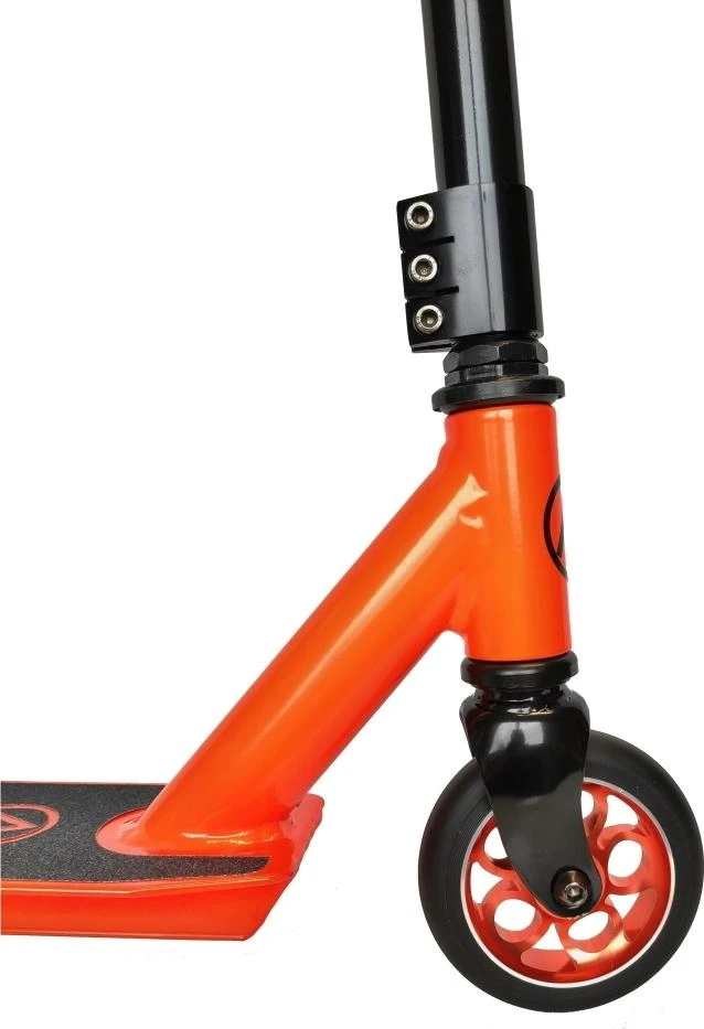 Triukinis paspirtukas su guoliais ABEC-7 Spartan Stunt (100 mm ratai) - Žalias