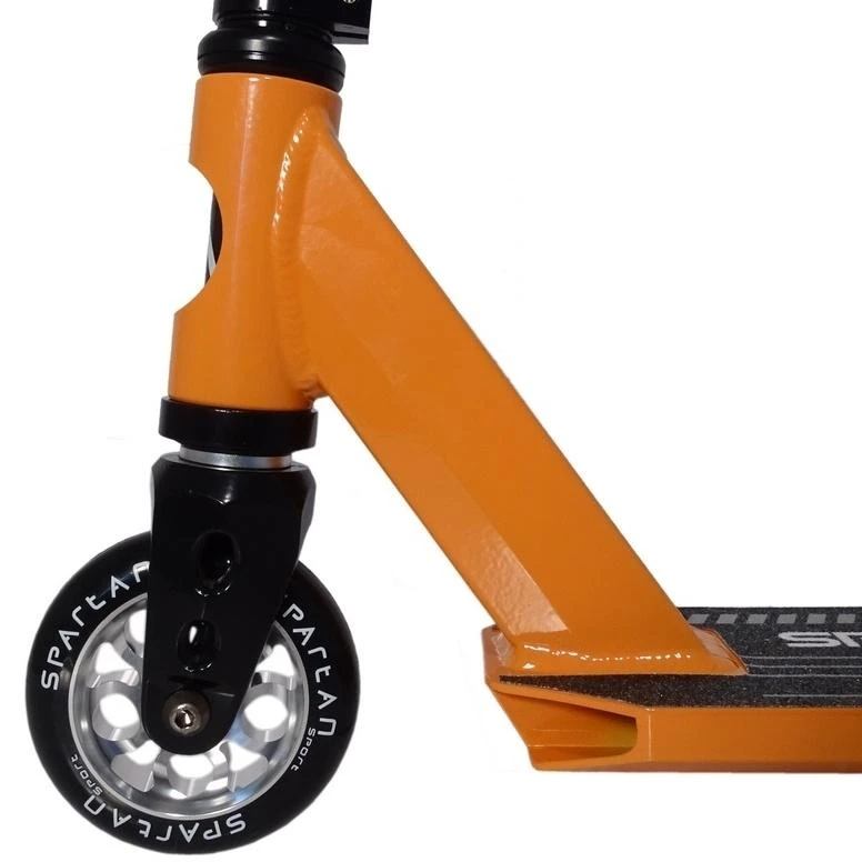 Triukinis paspirtukas su guoliais ABEC-7 Spartan Stunt Medium Level (100mm ratai)