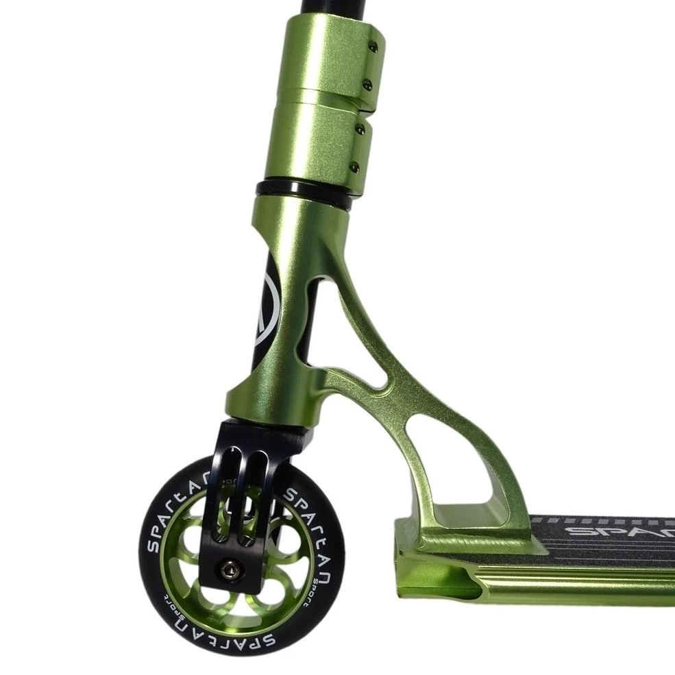 Triukinis paspirtukas su guoliais ABEC-9 Spartan Stunt Pro High Level (110mm ratai)