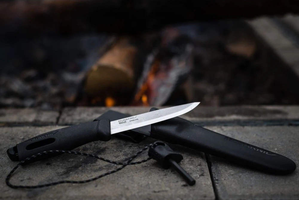 Morakniv Stovyklavimo peilis su ugnies skeltuvu Companion spark (S), 104mm, žalias