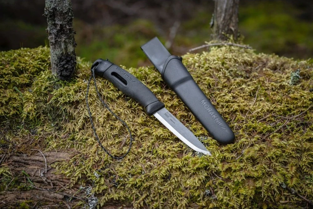 Morakniv Stovyklavimo peilis su ugnies skeltuvu Companion spark (S), 104mm, žalias
