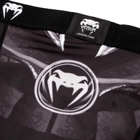 Vale Tudo šortai Venum Gladiator 3.0 - juoda/balta