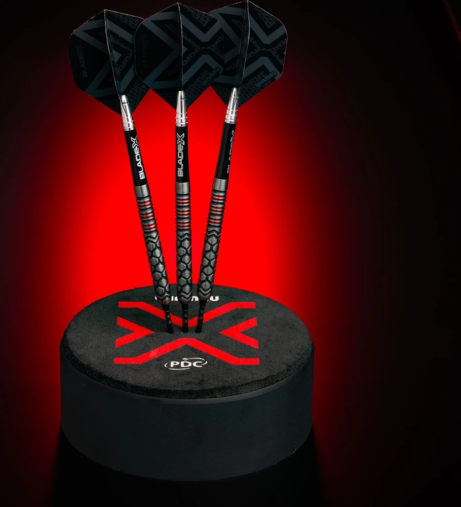 Winmau Blade X Prism Delta metalinė juoda/pilka