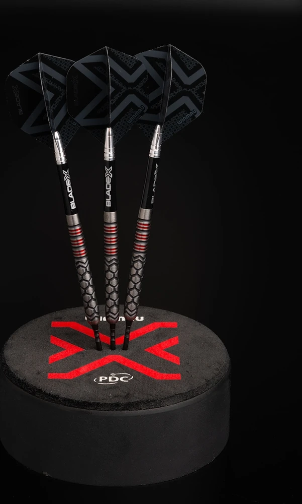 Winmau Blade X Prism Delta metalinė juoda/pilka