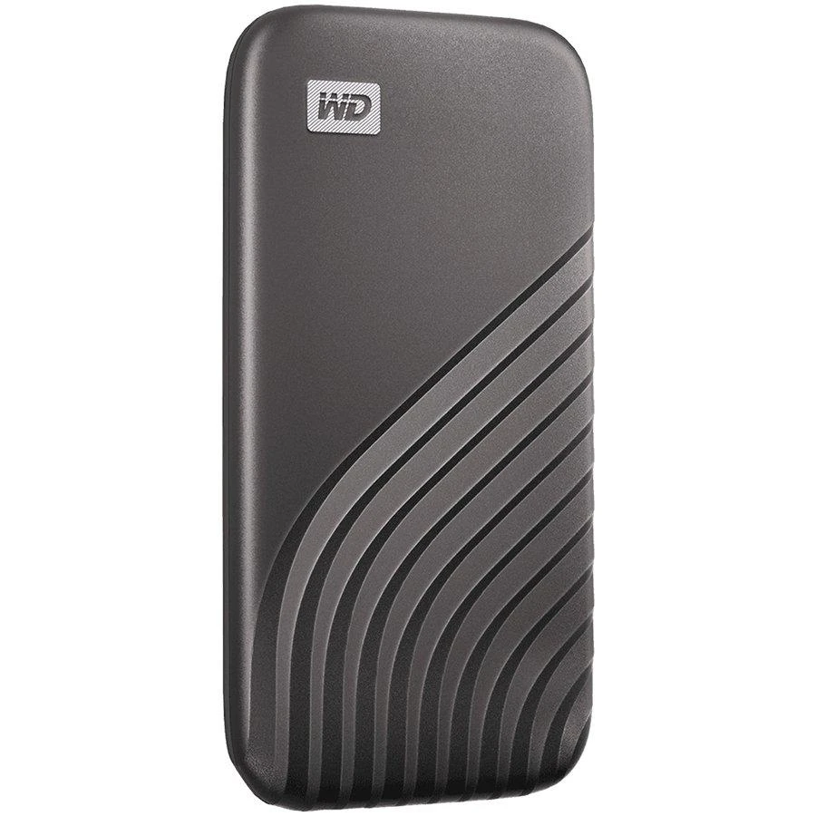 Kietasis diskas Western Digital „Sandisk WD 500GB My Passport SSD“ – nešiojamas SSD diskas, kurio skaitymo ir įrašymo greitis siekia 1050 MB/s, o įrašymo – 1000 MB/s, USB 3.2 Gen 2 – kosminės pilkos spalvos