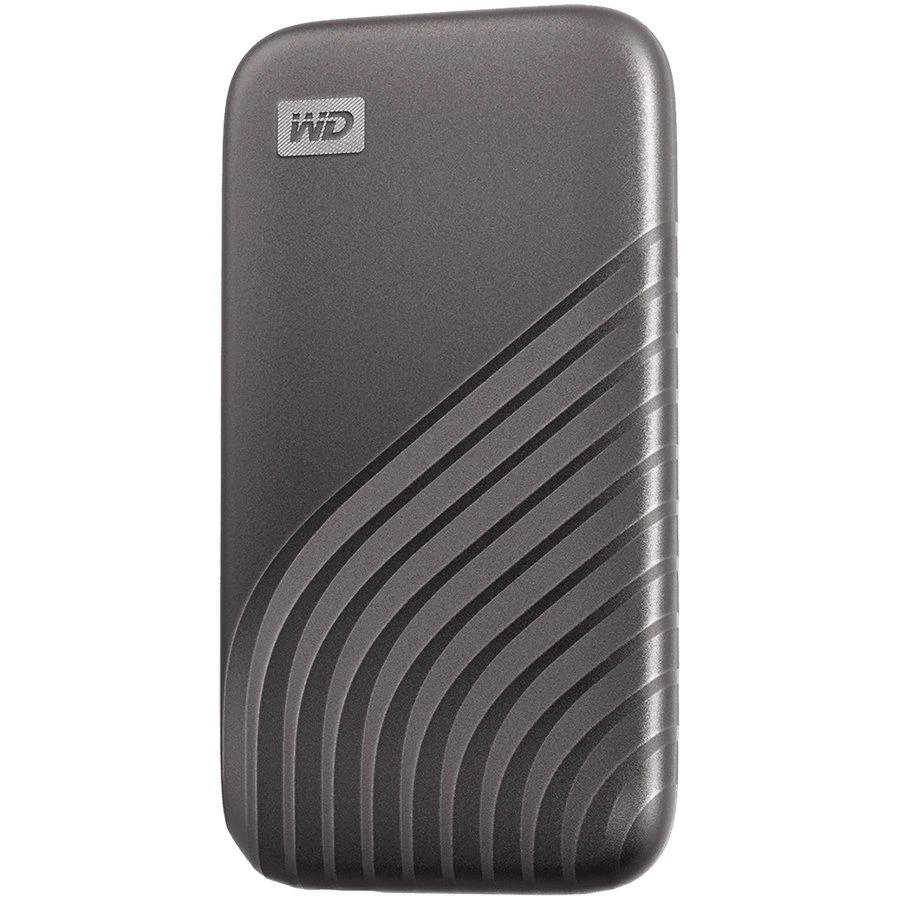 Kietasis diskas Western Digital „Sandisk WD 500GB My Passport SSD“ – nešiojamas SSD diskas, kurio skaitymo ir įrašymo greitis siekia 1050 MB/s, o įrašymo – 1000 MB/s, USB 3.2 Gen 2 – kosminės pilkos spalvos