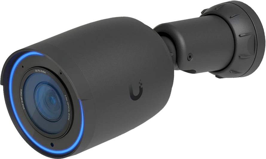 UBIQUITI UVC-G6-Pro-Bullet-B Visoms oro sąlygoms pritaikyta 4K PoE+ kamera su „Multi-TOPS“ dirbtinio intelekto varikliu, 2,36 karto optiniu priartinimu ir dideliu 1/1,2 colio CMOS jutikliu, užtikrinančiu išskirtinį aiškumą esant prastam apšvietimui ir didelio nuotolio IR naktinį matymą.