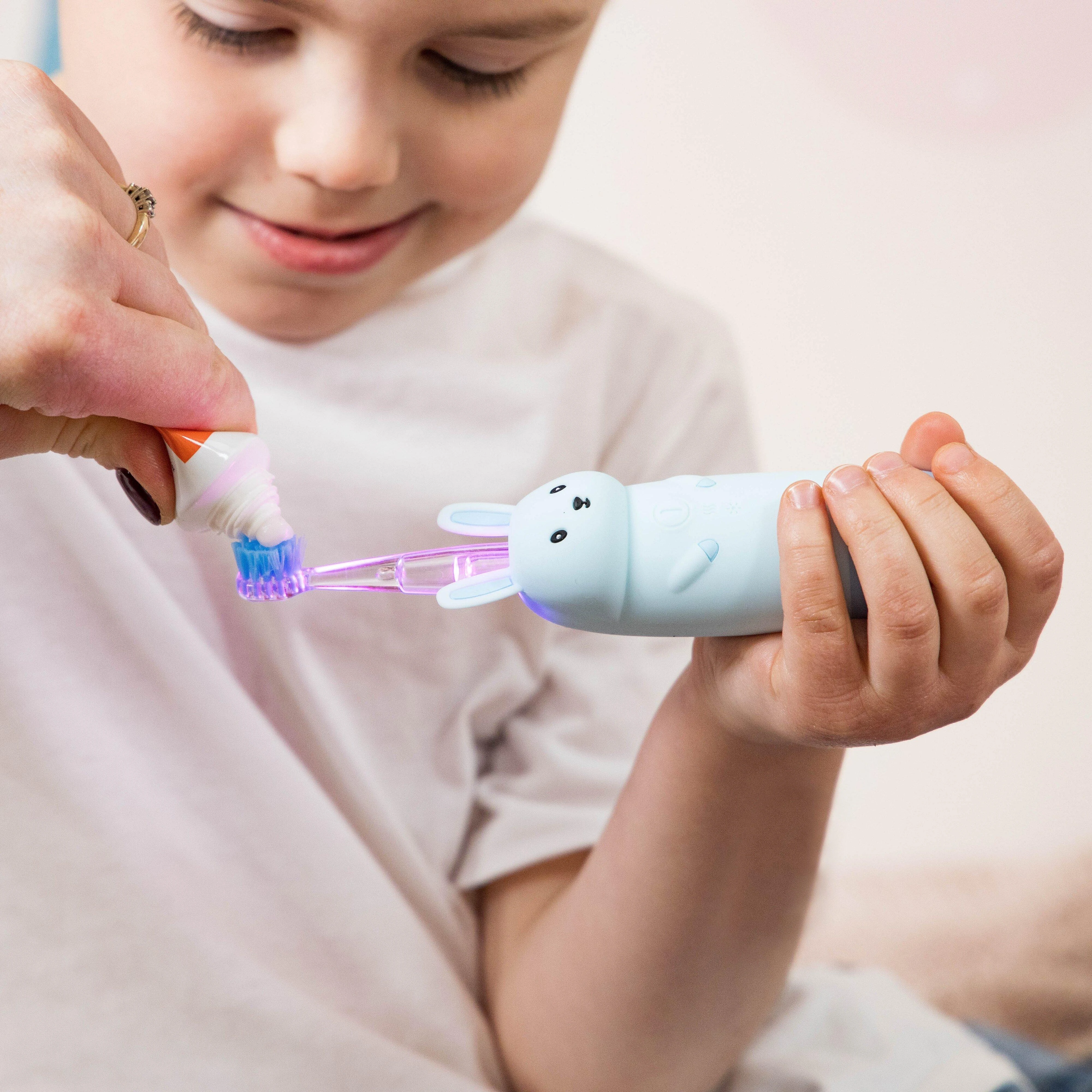 InnoGiO elektrinis dantų šepetėlis triušis mėlynas GIO-455BLUE