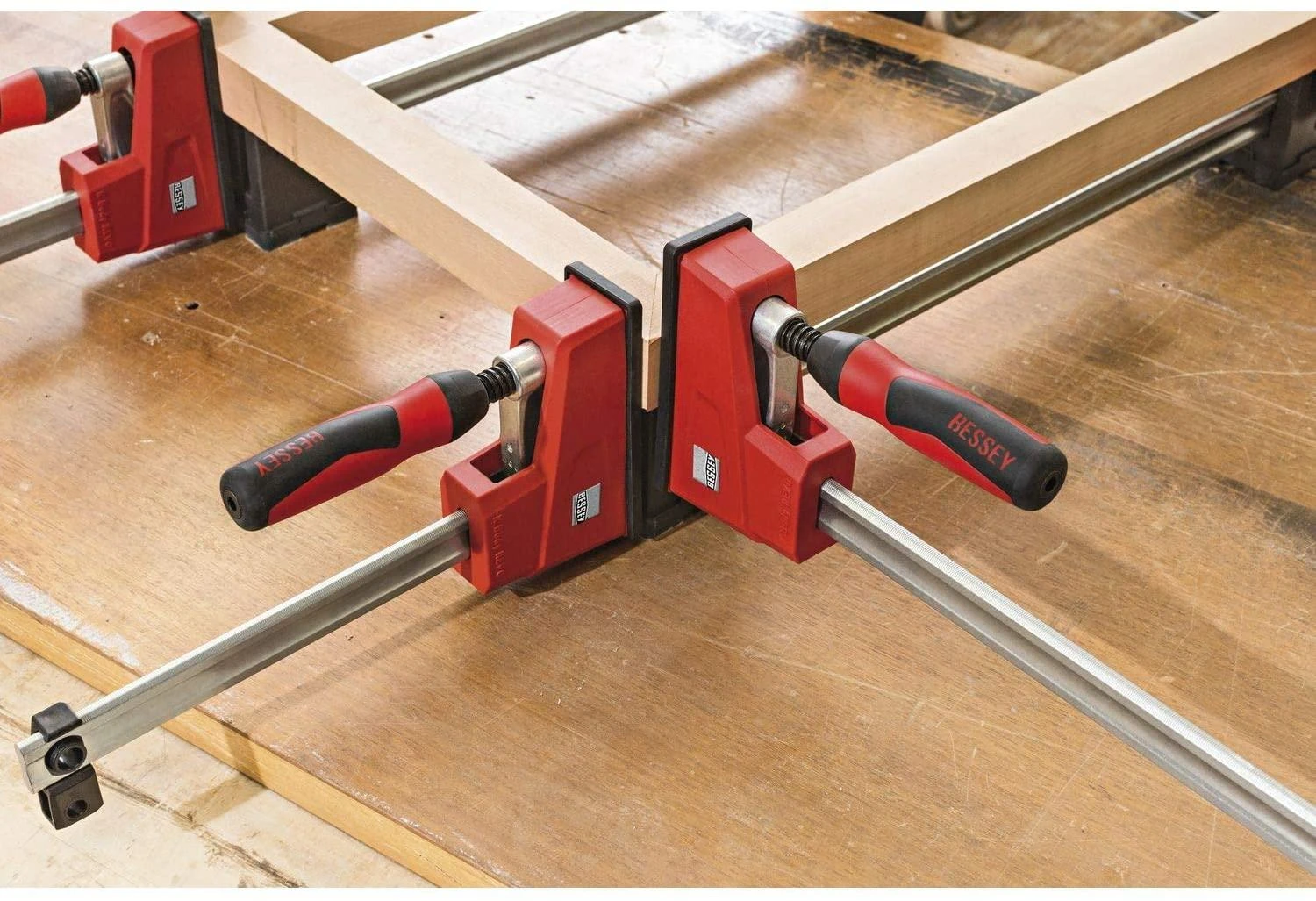 Korpusiniai spaustuvai BESSEY KRE125-2K