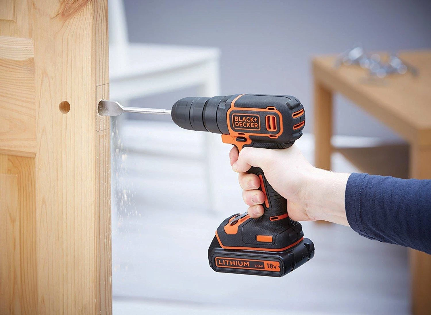 Black & Decker Juodas & Decker Smūginis suktuvas-gręžtuvas Juodas & Decker BDCDC18K-QW; 18 V; 1x1,5 Ah akum.