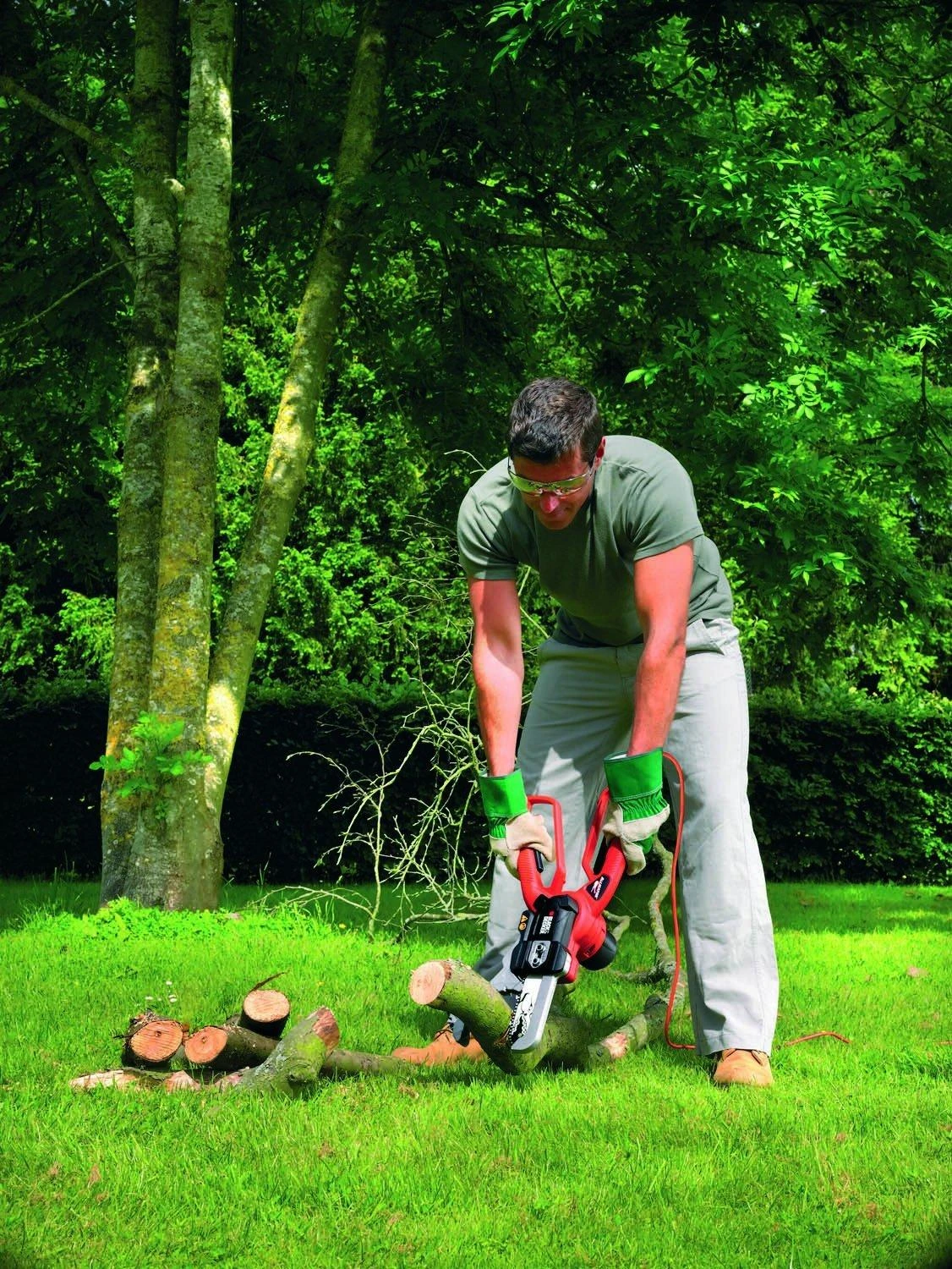 Black & Decker Juodas + DECKER GRANDININIS PJŪKLAS ALLIGATORIUS 550W 15cm