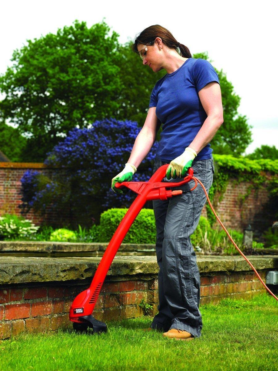 Black & Decker Juodas & Decker Juodas & DECKER Grass Trimmer GL310-QS, 300 W | Cordless
