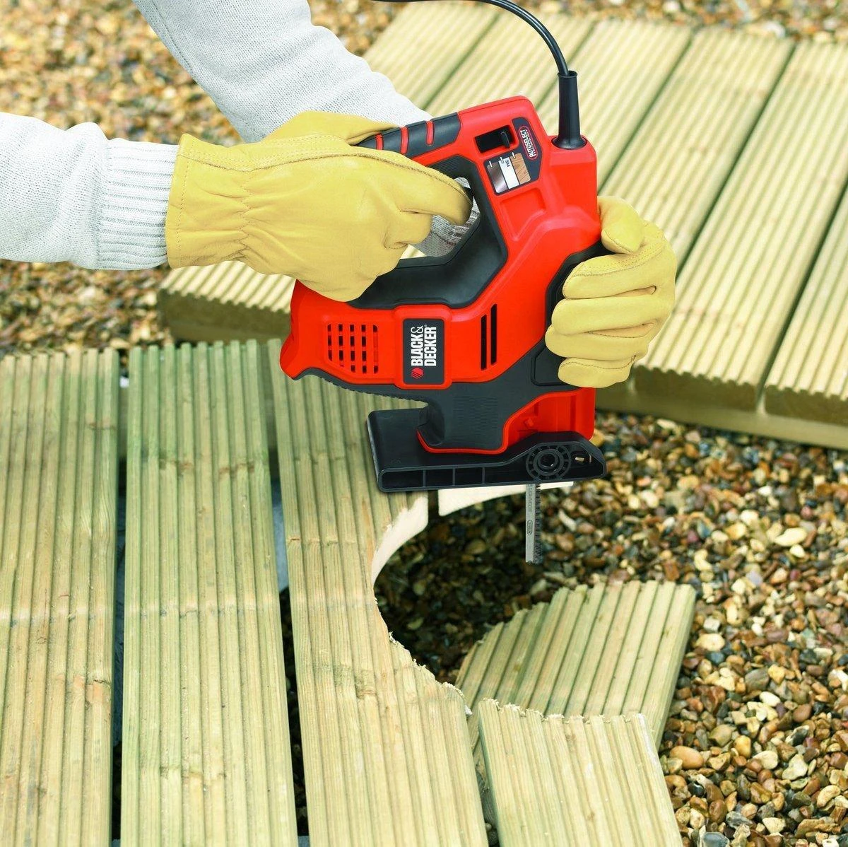 Black & Decker Juodas+DECKER tiesinis pjūklas 500W /RS890K