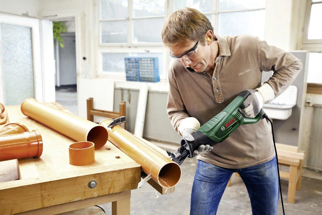 Tiesinis pjūklas Bosch PSA 700 E