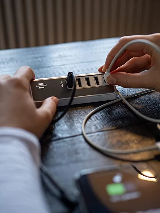 Brennenstuhl USB daugiafunkcis įkroviklis su 1,5 m 4xUSB TYP A + 1x TYP C