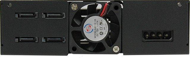 CHIEFTEC 1 x 5,25 colio skyrius, skirtas 4 x 2,5 colio S-ATA HDD karštai keičiamam metalui
