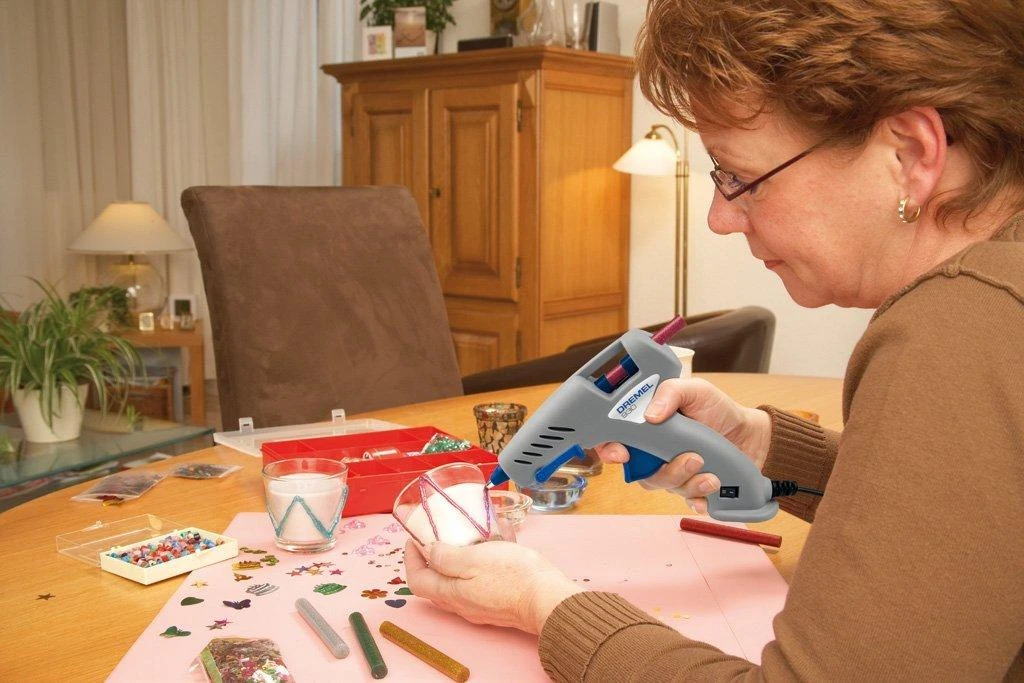 Klijų pistoletas Dremel 930 (930-18 Hobis)