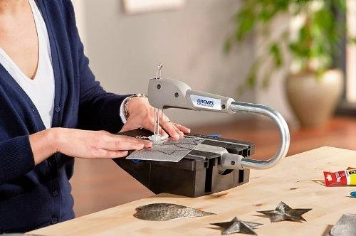 Siaurapjūklės pjovimo staklės DREMEL Moto-Saw MS20-1/5