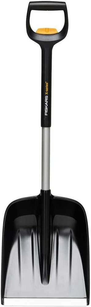 Fiskars X-series teleskopinis kastuvas automobiliui