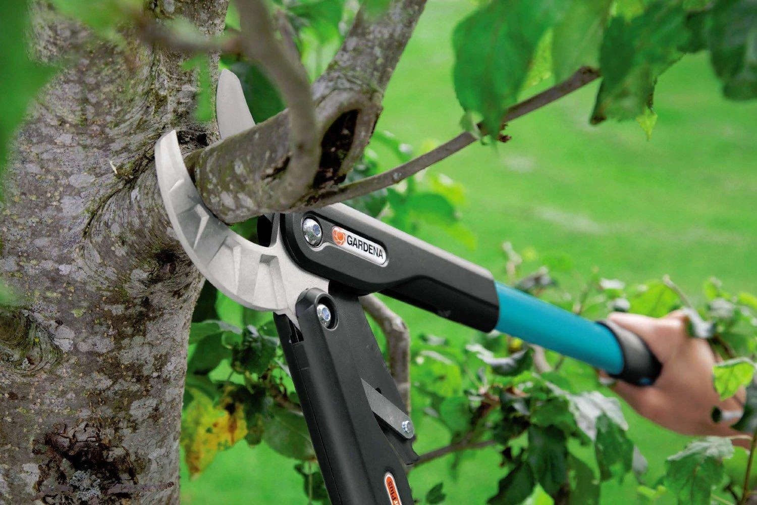Gardena "Comfort" terkšlinės genėjimo žirklės "SmartCut"
