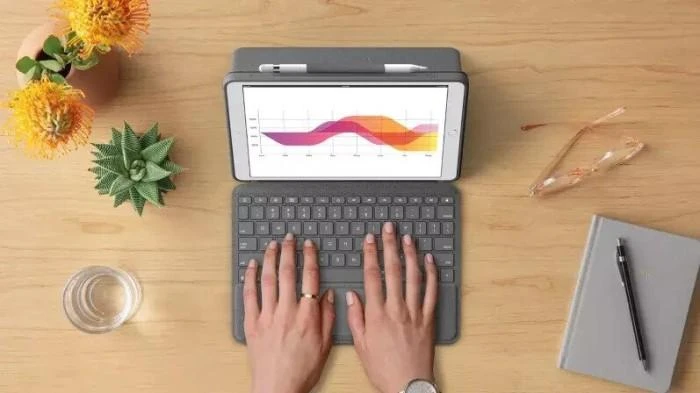 Logitech Combo Touch mobiliojo įrenginio klaviatūra QWERTZ Vokiečių Grafitas Smart Connector