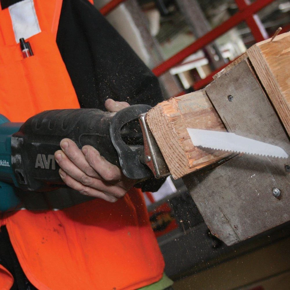 Makita Tiesinis pjūklas JR3070CT 1 510 W • 0 – 2 800 min⁻¹ • 32 mm